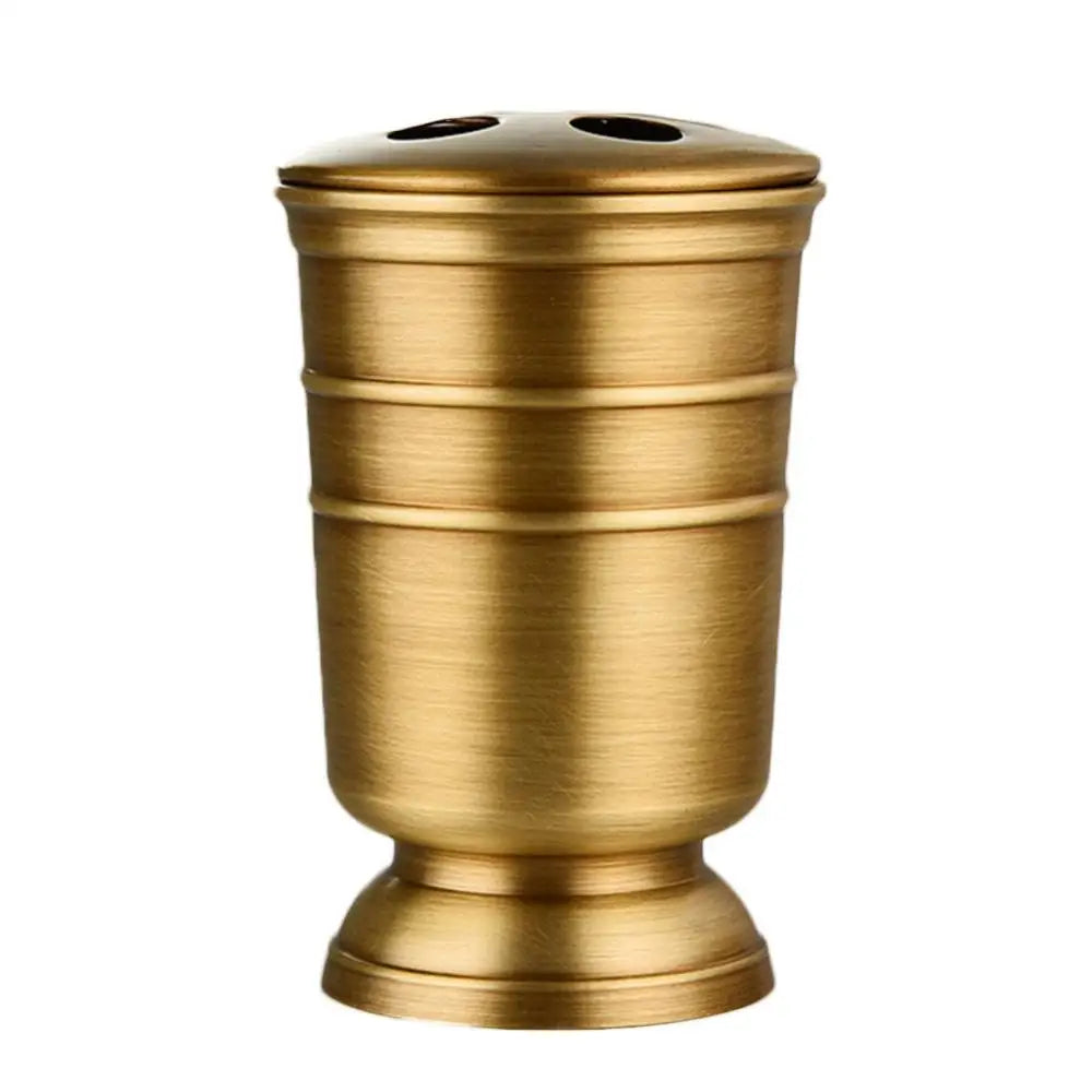 ensemble vaisselle doré tasse pot sucre distributeur savon plateau fruits classique moderne