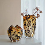 vase moderne opaques marbré taches noires marron noir beige décoration table arrangement floral