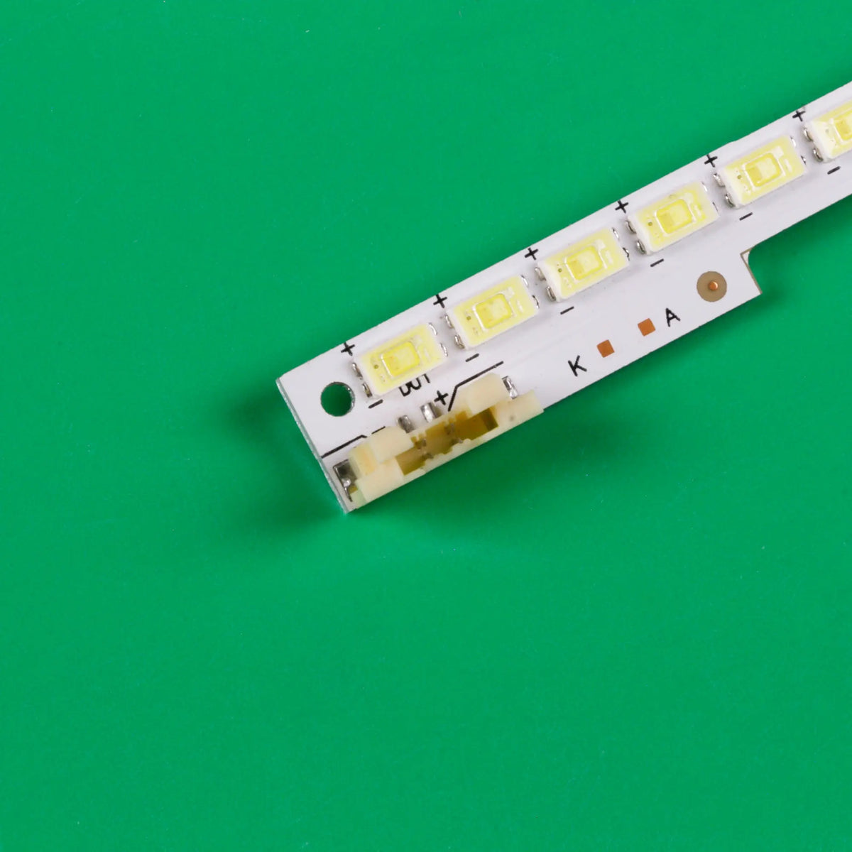 ruban led blanc connecteur électrique moderne fixations led