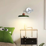 lampe murale bras articulé abatjour rond noir bois clair chrome vert moderne minimaliste