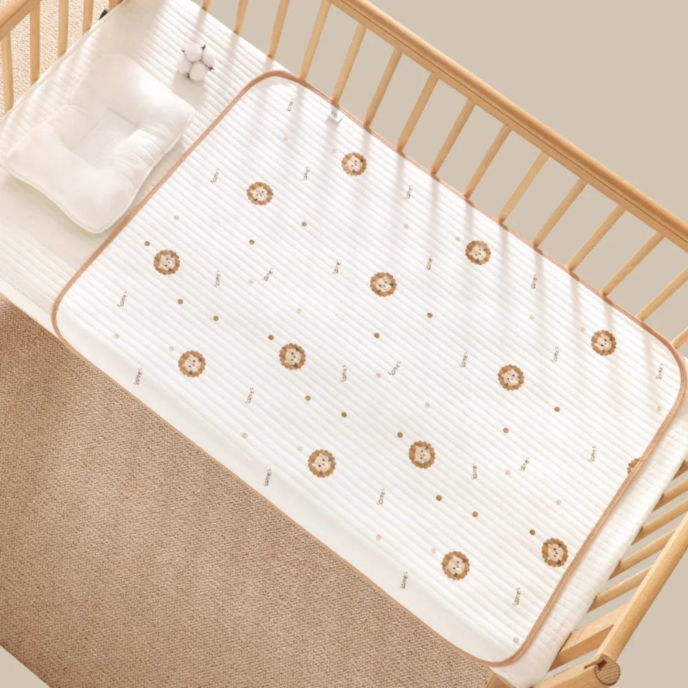 tapis lit enfant moderne rayures animaux ours lapins blanc beige marron vert