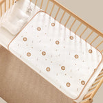 tapis lit enfant moderne rayures animaux ours lapins blanc beige marron vert