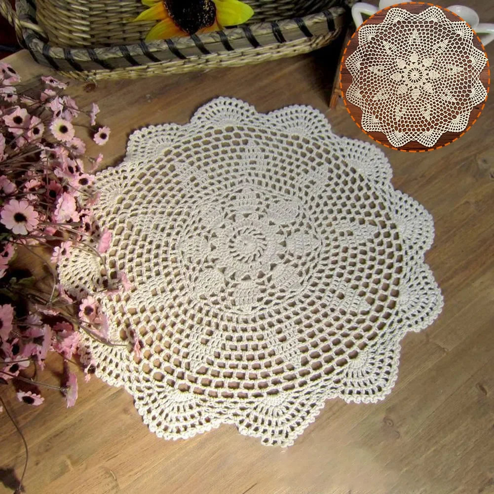 serviette table traditionnelle motif floral central couleur beige clair