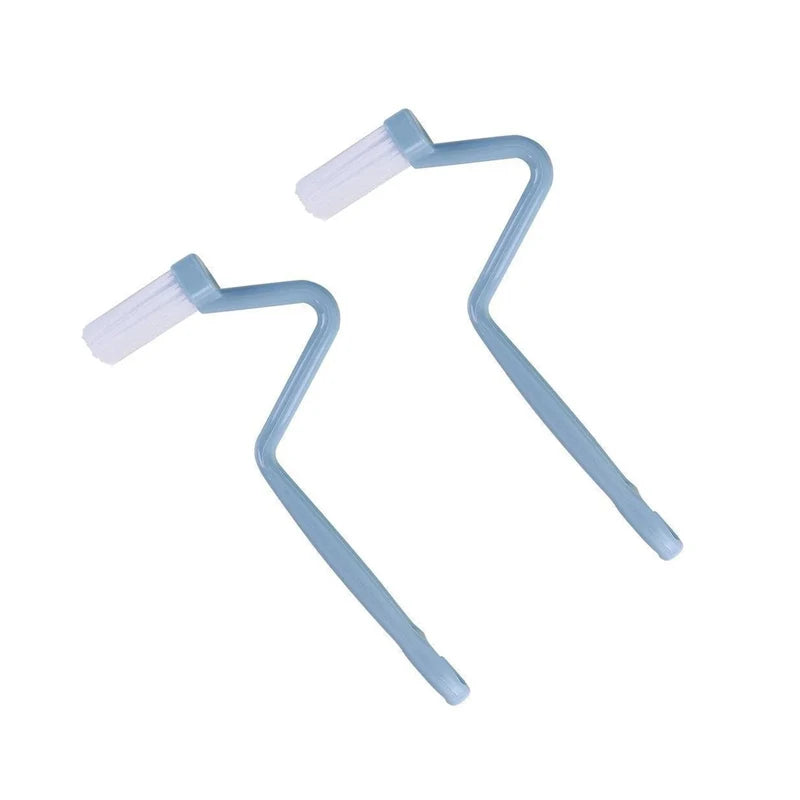 brosse toilette incurvée poignée bleue verte rose fixations pratiques utilitaires salle bains