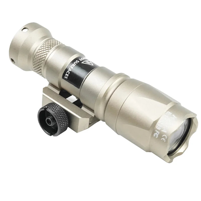 lampe torche led noire lumens 500 600 lumen militaire anti dérapant clip fixe batterie