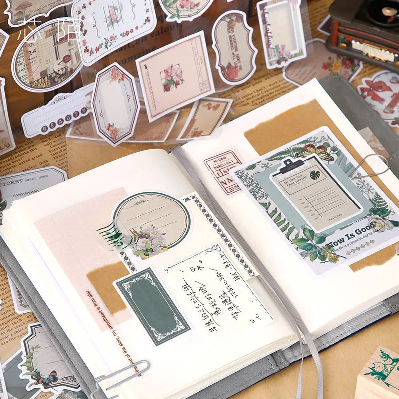 étiquettes autocollantes vintage fleurs papillons motifs géométriques beige marron vert rose noir blanc
