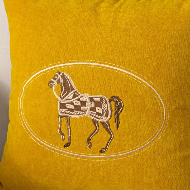 coussin jaune motif cheval moderne taie d'oreiller polyester coton respectueux environnement zipper 45cm 45cm
