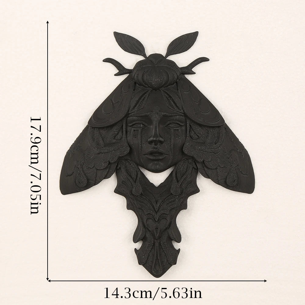 sculpture murale gothique relief noir visage papillon artisanal décoration intérieure unique chambre obscurité