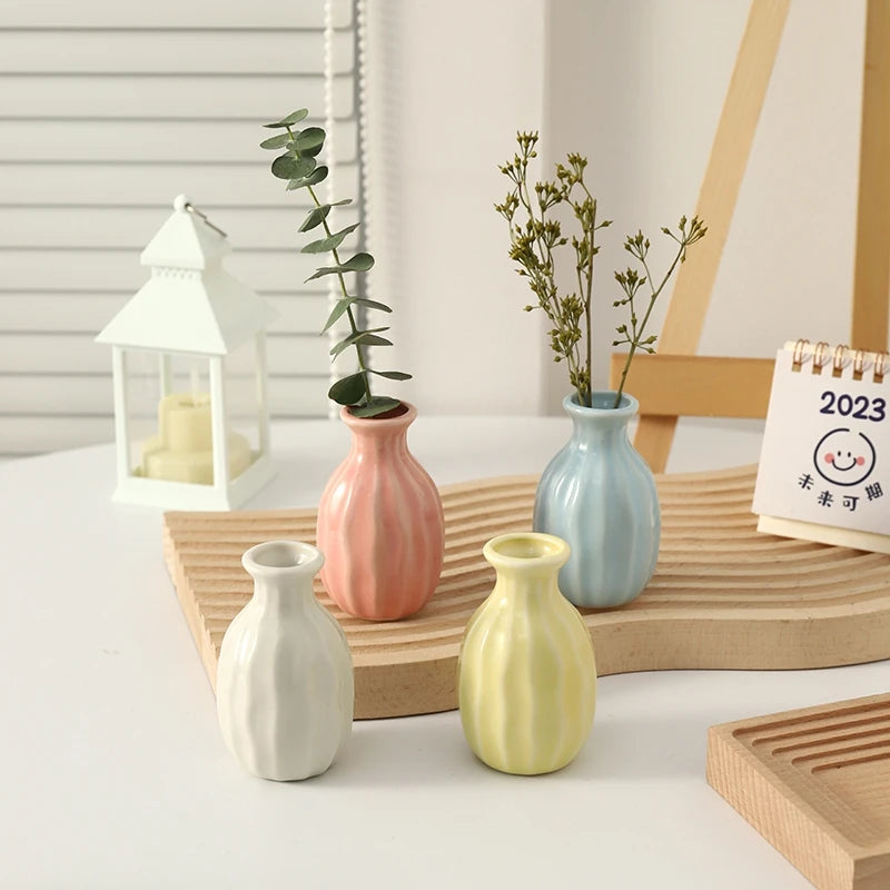 vases céramique pastel texture ondulée minimaliste fleurs artificielles maison