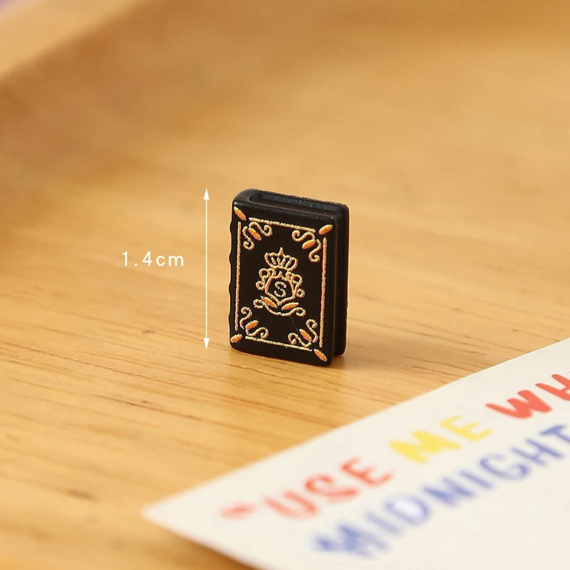 meubles miniatures poupées classiques rouge marron blanc doré texture cuir motifs floraux buste harpe