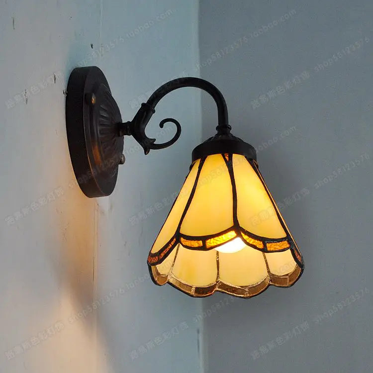 lampe murale art déco verre teinté motifs géométriques noir jaune orange fixée vis éclairage