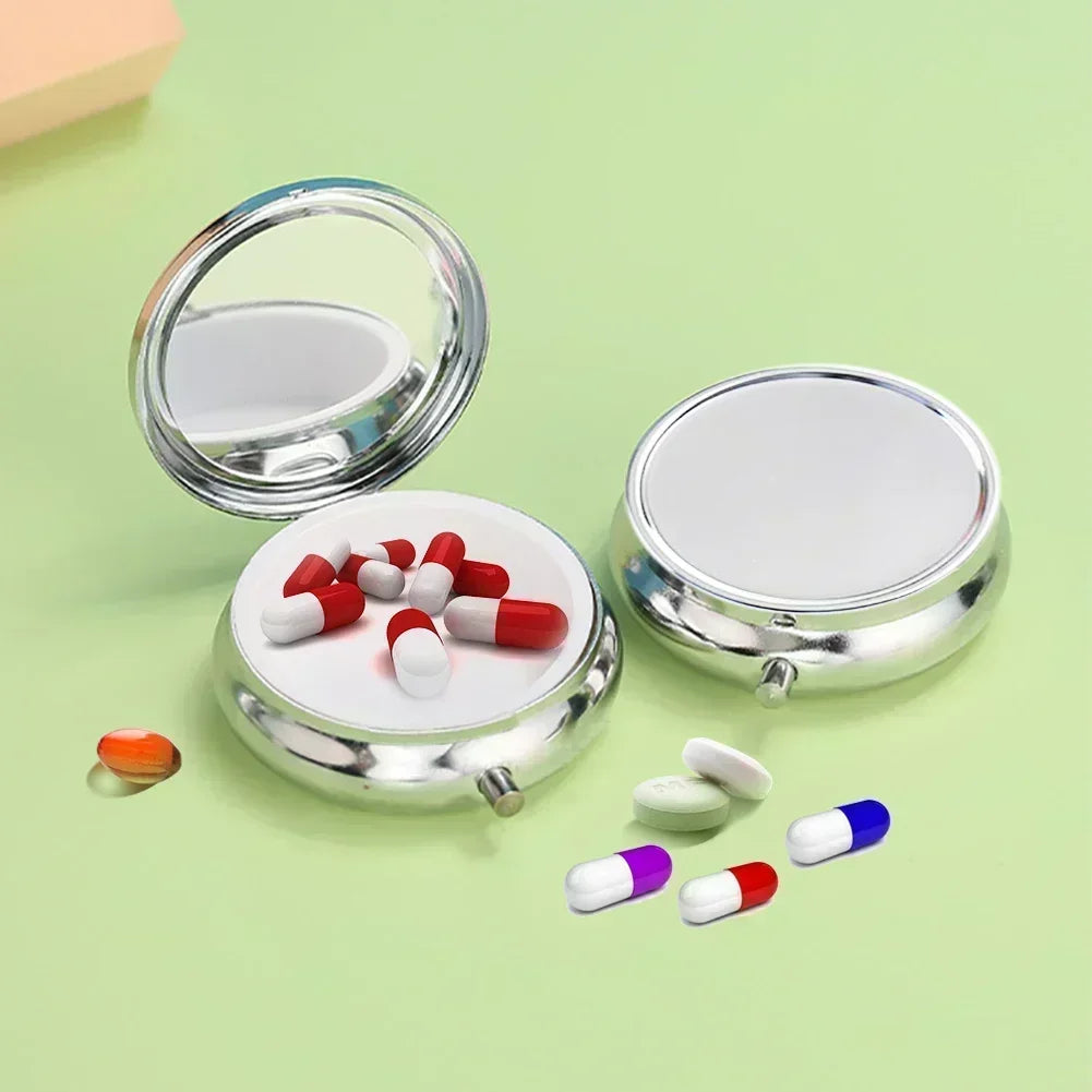 boîte pilules argentée moderne boîte médicaments compacte boutons pression contenant pilules
