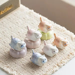 figurines chats blanc bleu rose vert floral modernes décoratives adhésives mignonnes