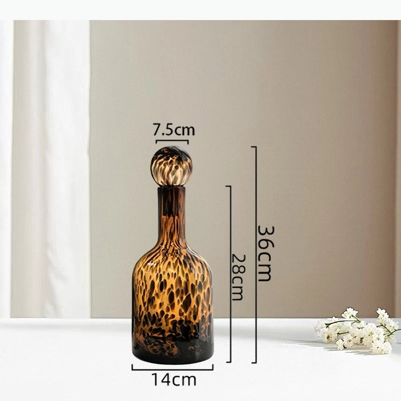 vase moderne bouteille marron léopard boule décorative support bois