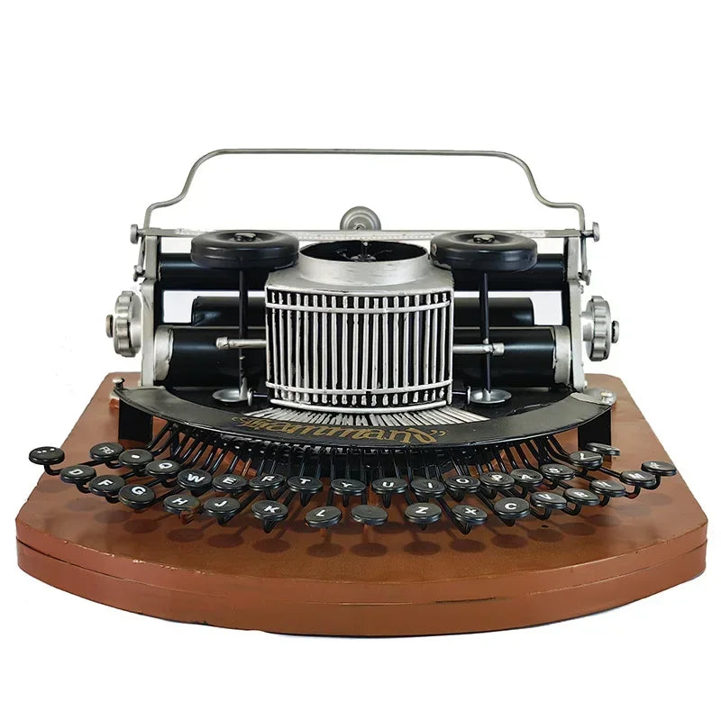 Machine à écrire vintage en métal pour décoration rétro sur étagère