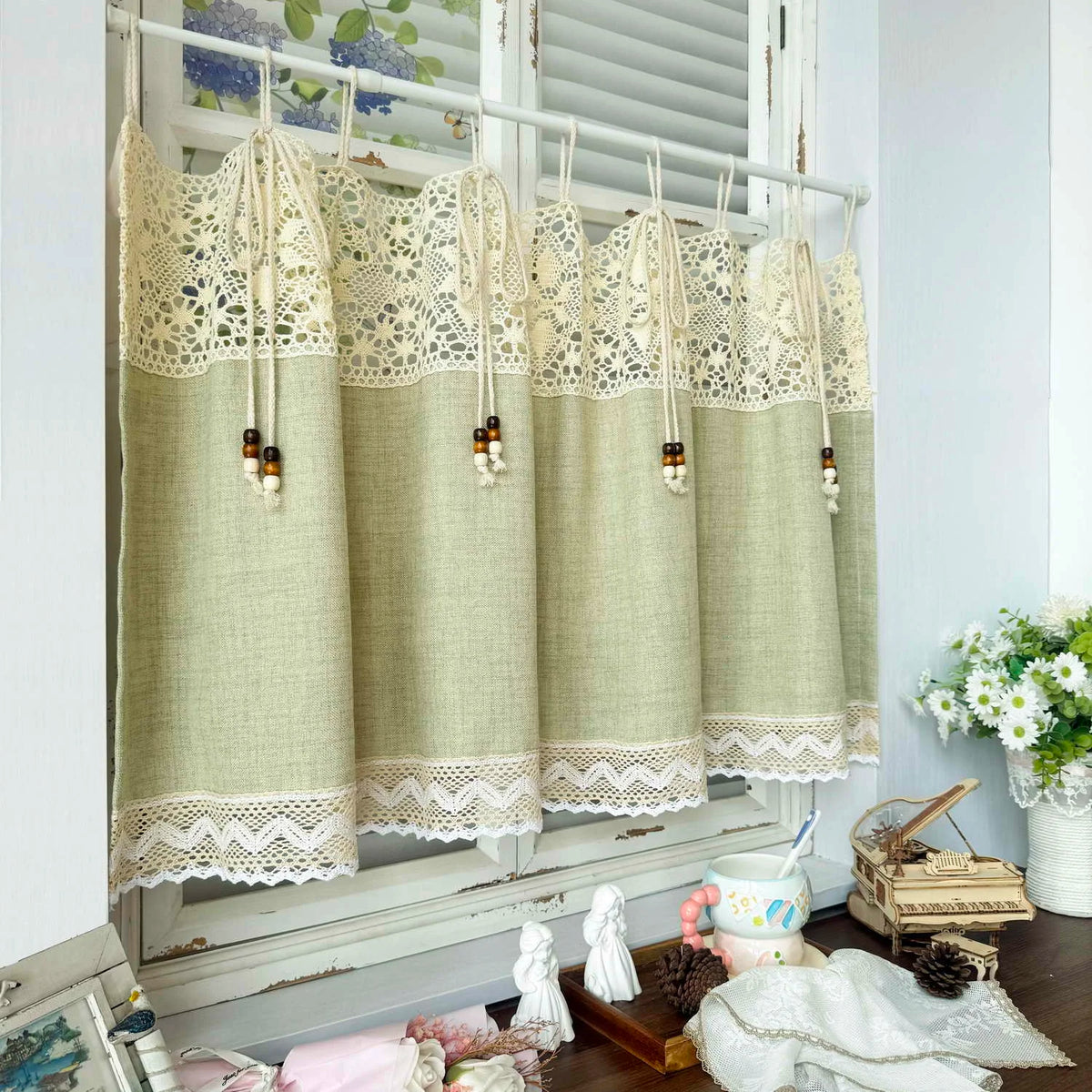 rideau vert olive tissu texturé rustique semi transparent fenêtre chambre pastorale