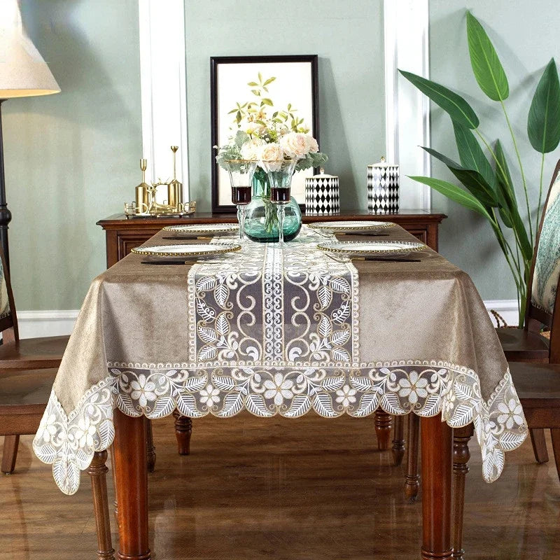 nappe table brodée fleurs dentelle polyester élégante classique beige clair foncé usage extérieur fête