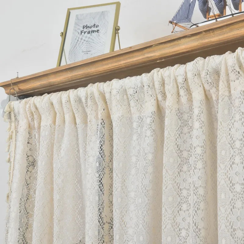 rideau cuisine beige dentelle géométrique vintage bohème opacité crochets franges