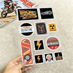 stickers réfléchissants retour futur multicolore delorean capaciteur plutonium pop art retro moto vélo