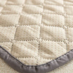 couvre lit anti poussière imperméable matelassé gris moderne grande taille