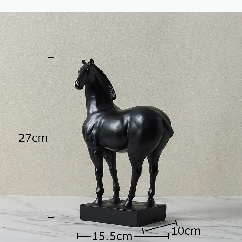 statues chevaux modernes minimalistes noir blanc decoration intérieure art contemporain