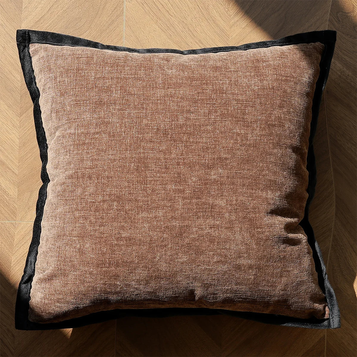 coussin deco fausse fourrure motif geometrique noir blanc nordique contemporain canape voiture