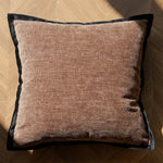 coussin deco fausse fourrure motif geometrique noir blanc nordique contemporain canape voiture