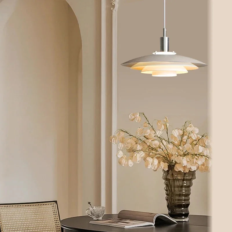 lampe suspendue moderne minimaliste blanc multi niveaux opacité tringle salon chambrehôtel