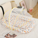 lit parapluie bébé moustiquaire intégrée matelas rembourré oreiller motif personnages ballons nuages tissu doux
