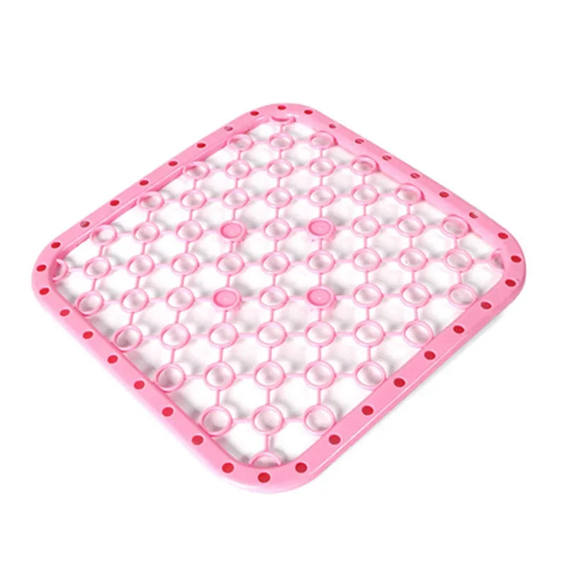 tapis drainage évier carré moderne rose grille cercles clips magnétiques respectueux environnement silicone