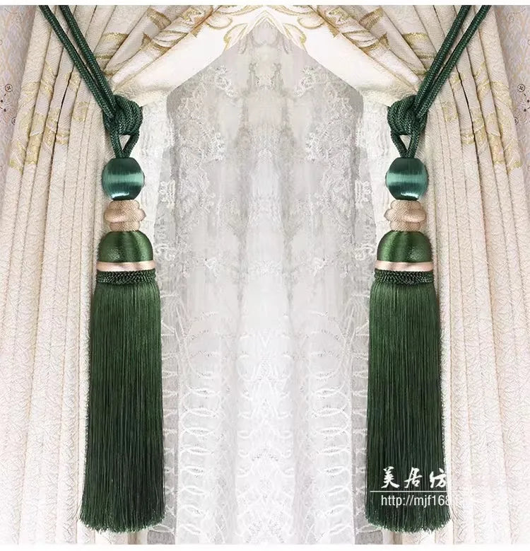 pompons rideau vert bleu beige tissu uni brillant classique élégant anneaux métalliques deux pièces
