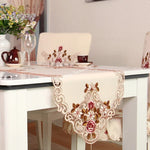 Chemin de table beige brodé pivoine