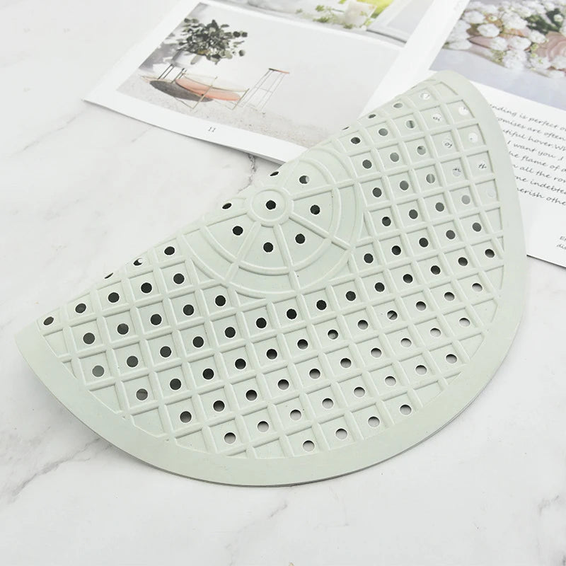 tapis cuisine moderne noir blanc perforé antidérapant silicone rond carré respectueux environnement