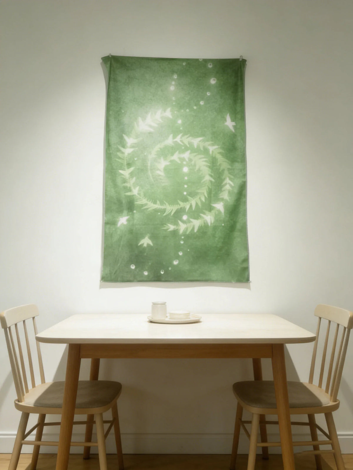 tapisserie murale moderne spirale blanche plumes vert clair taille 150x200cm fixations crochets