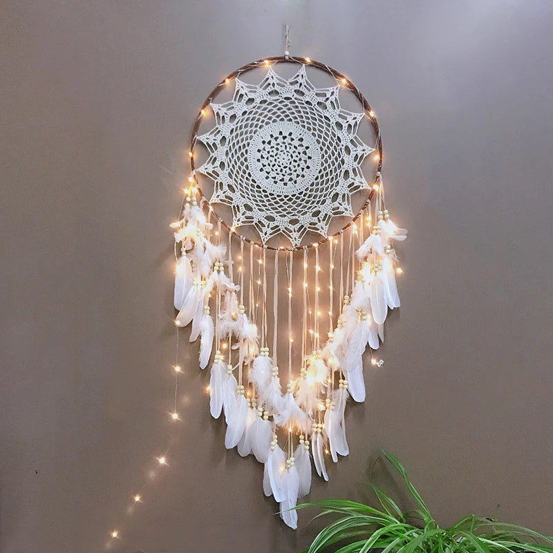 attrape rêves boho chic blanc doré plumes lumières led chambre enfant décoration