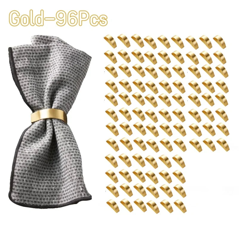 anneaux serviettes or lisses modernes fourchettes cuillères garnitures tables différentes couleurs mariage banquet