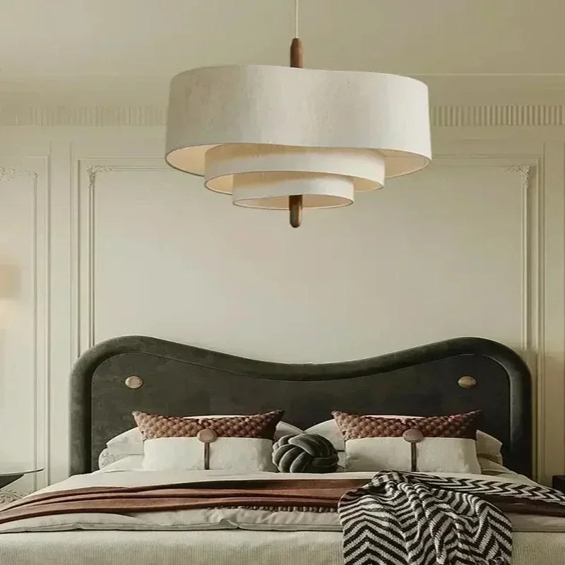 Suspension lumineuse tissu beige clair moderne chaîne métallique salon chambre principal led