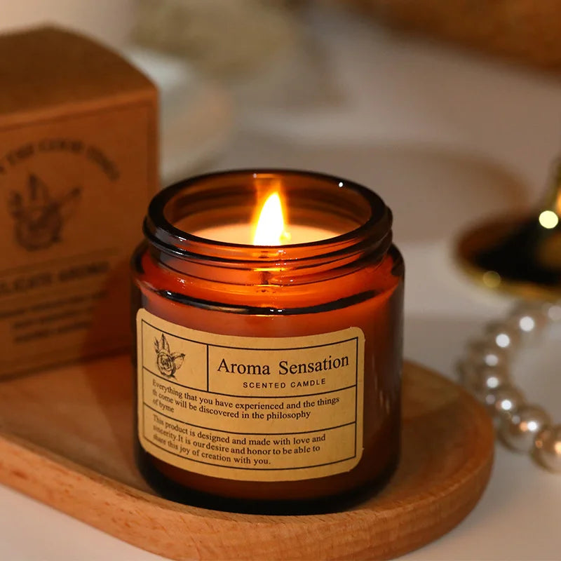 bougie parfumée soja sans fumée aromathérapie forme coupe marron clair étiquette blanche minimaliste hand