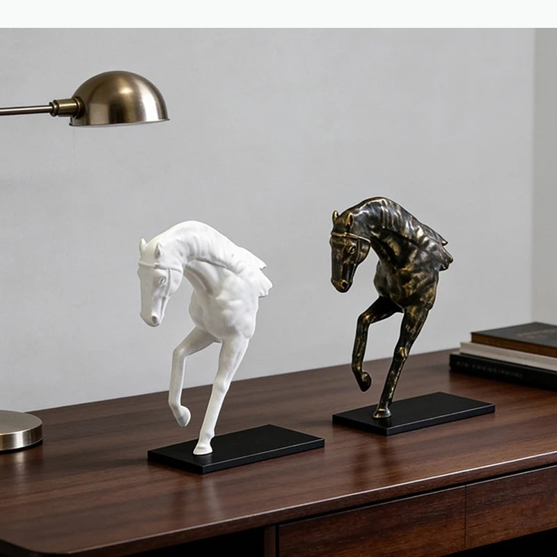 statuette cheval blanc bronze moderne décorative posée socle carré noir animal compagnie
