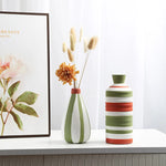 vase moderne céramique rayures vert blanc rouge table décoration fleurs artificielles maison étude