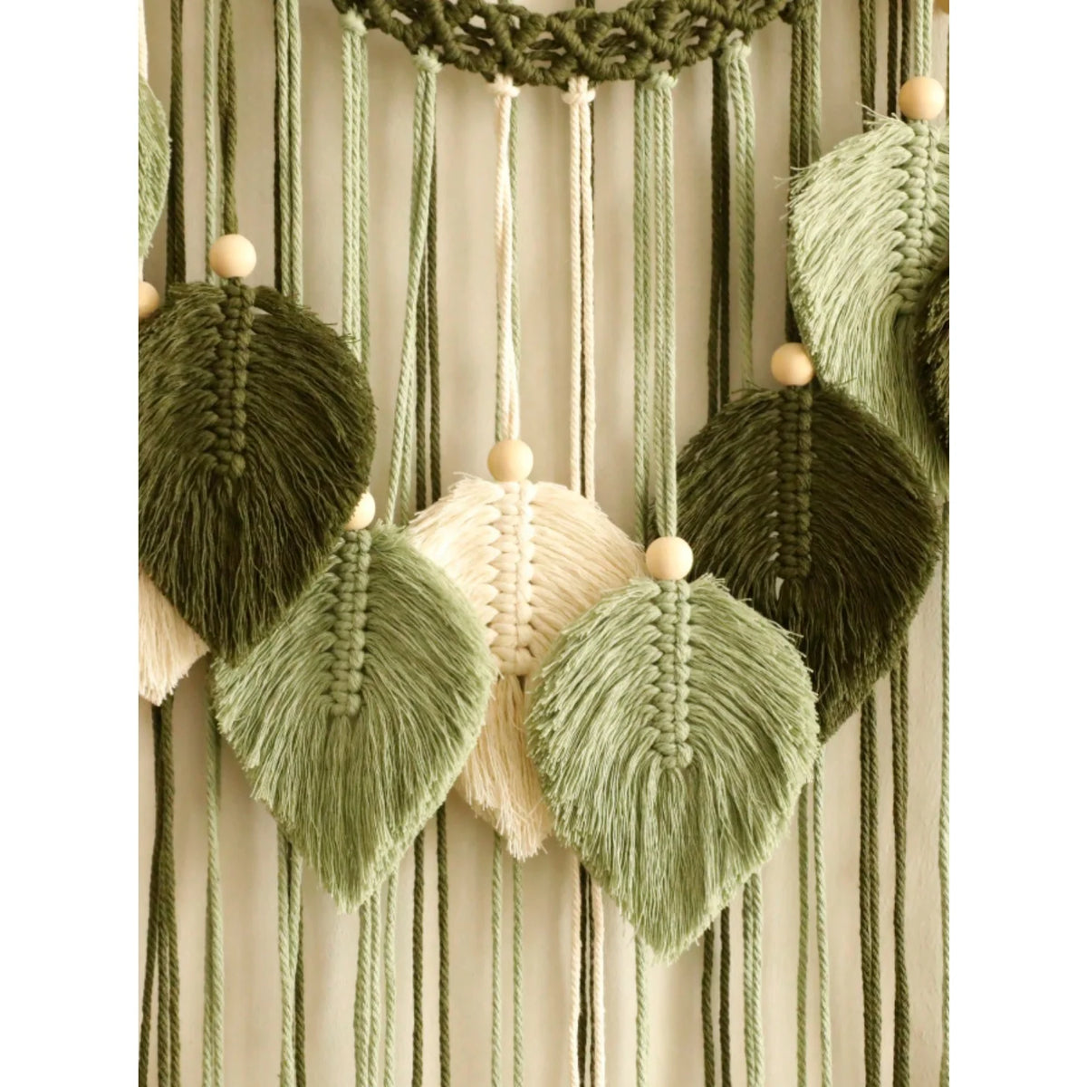décoration murale macramé feuilles vertes bohème nature barre bois suspension triangles