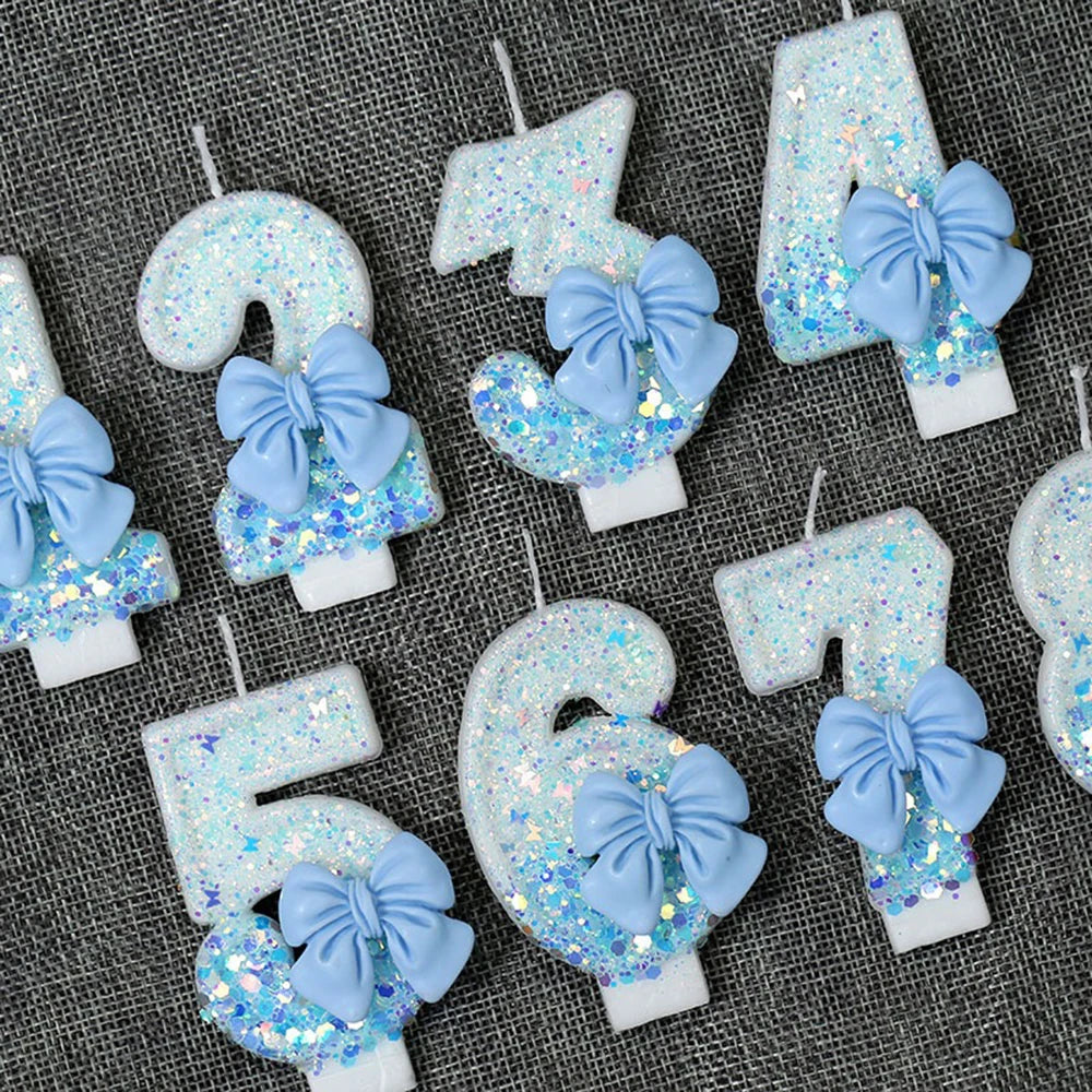décoration anniversaire bougie chiffre paillettes argentées bleu clair festive tringle métallique simple élégante cute