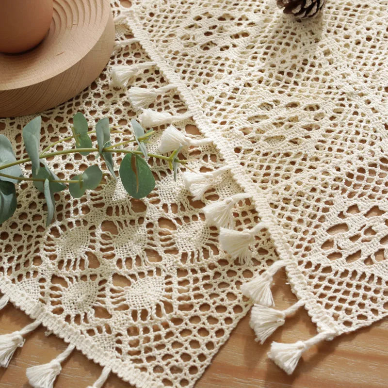 placemats coton brodés motifs floraux franges bohèmes crème maison restaurant