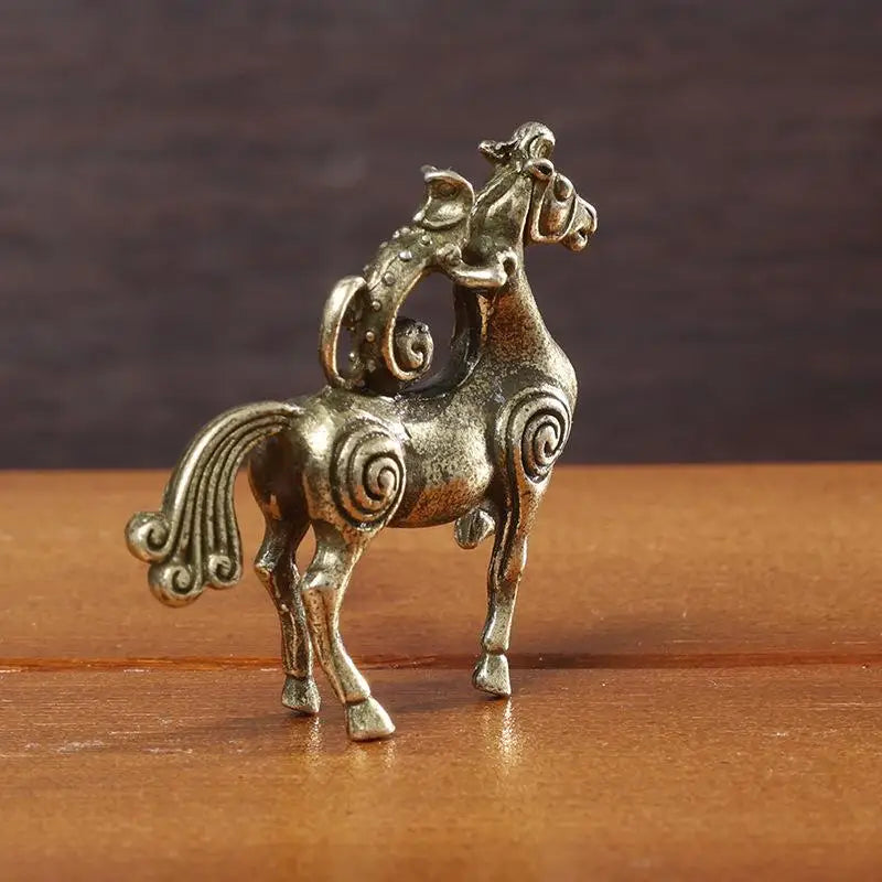 statuette équestre métal doré bronze motifs gravés antique décoratif miniature