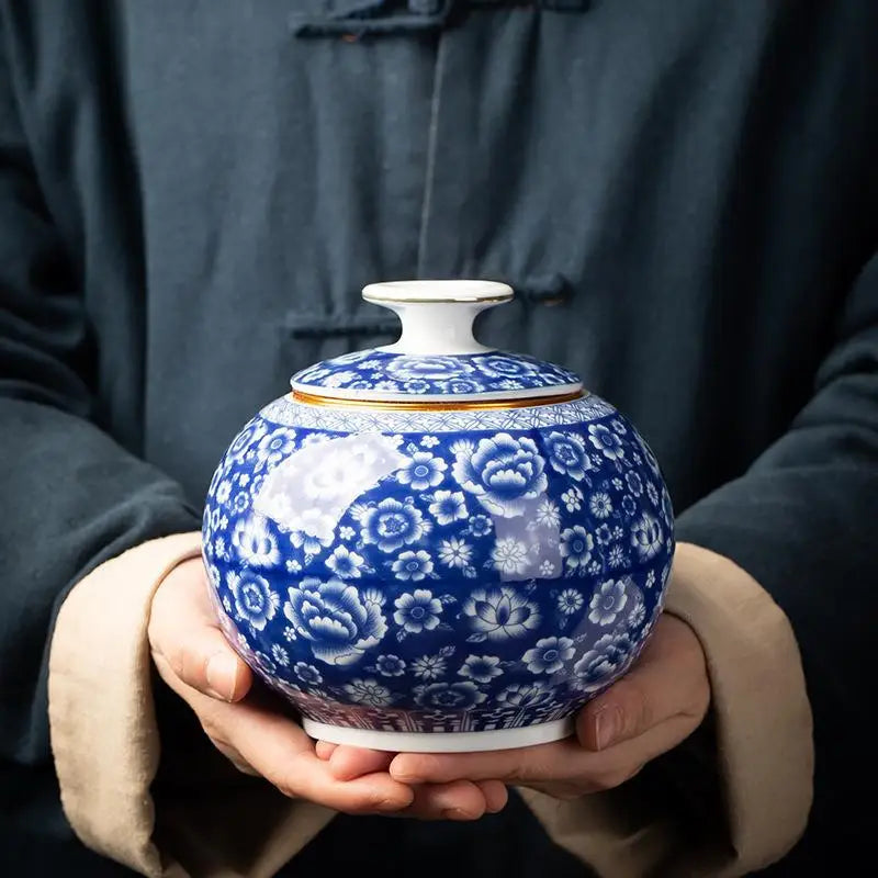 pot thé céramique bleu marine blanc fleurs dorées couvercle classique