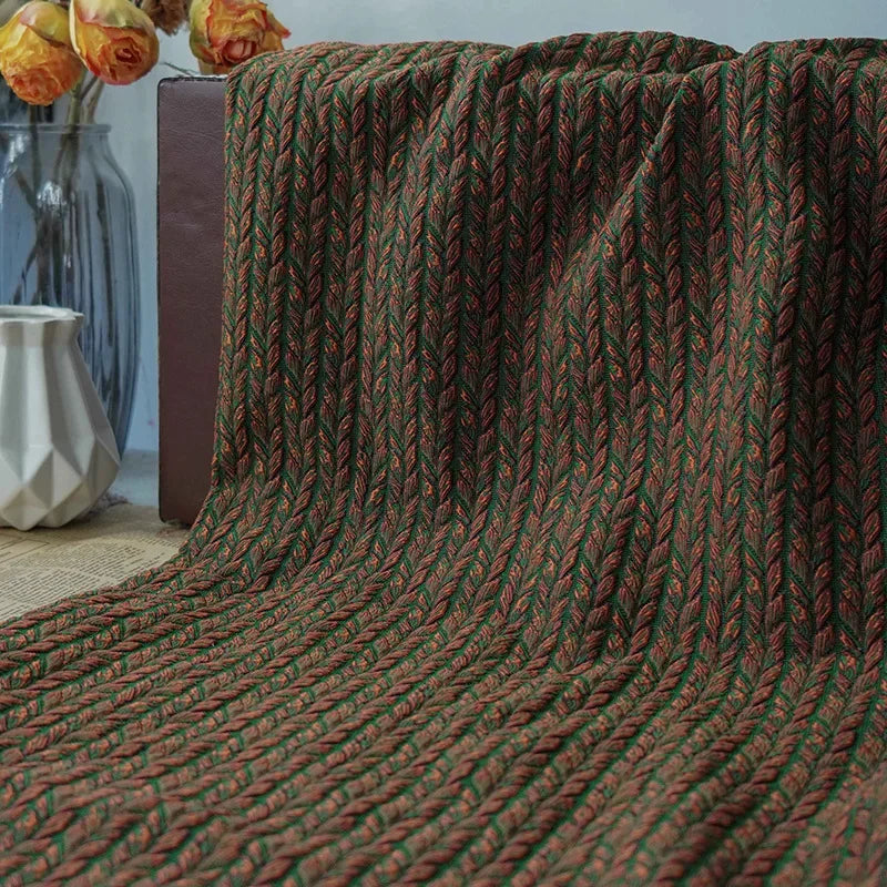 tissu polyester jacquard motif feuilles vert foncé rouge rustique épais texturé plié bricolage automne