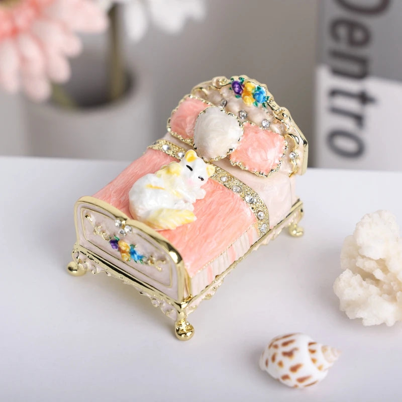 boîte bijoux trinket box baroque lit chat ornements strass tissu texturé rose or