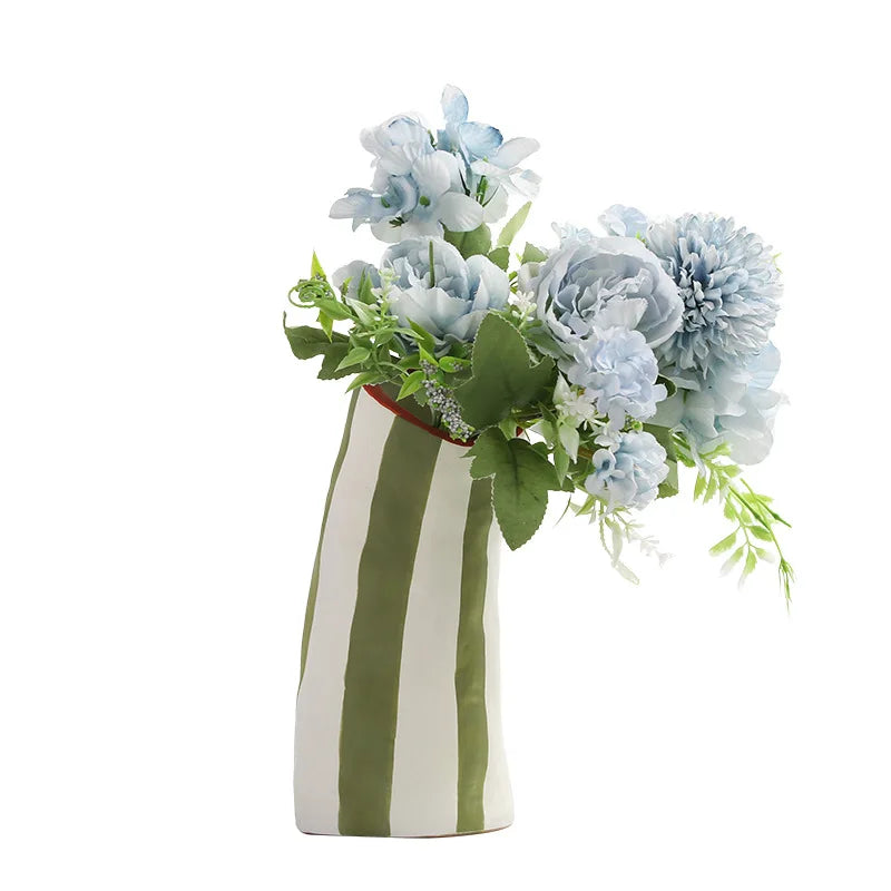 vase moderne céramique rayures vert blanc rouge table décoration fleurs artificielles maison étude