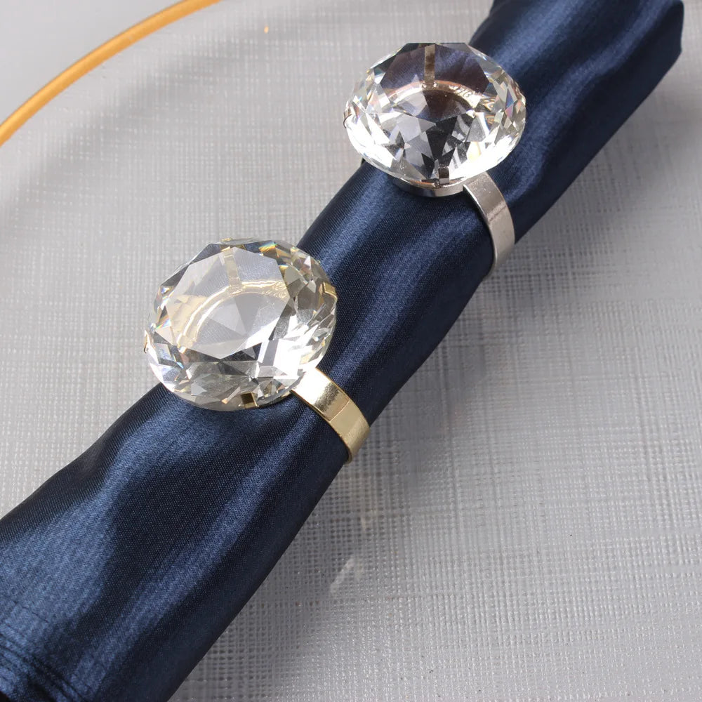 anneau serviette moderne élégant bleu marine doré transparent facets brillantes métal