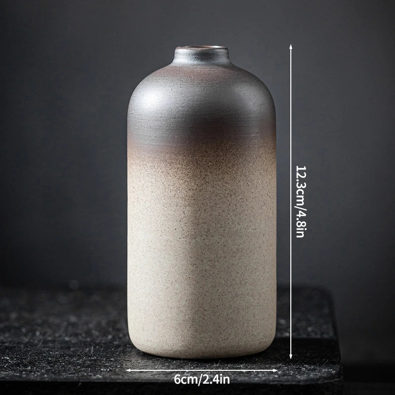 vase decoratif moderne minimaliste beige brun foncé texture grungy ombre douce decoration table fleur